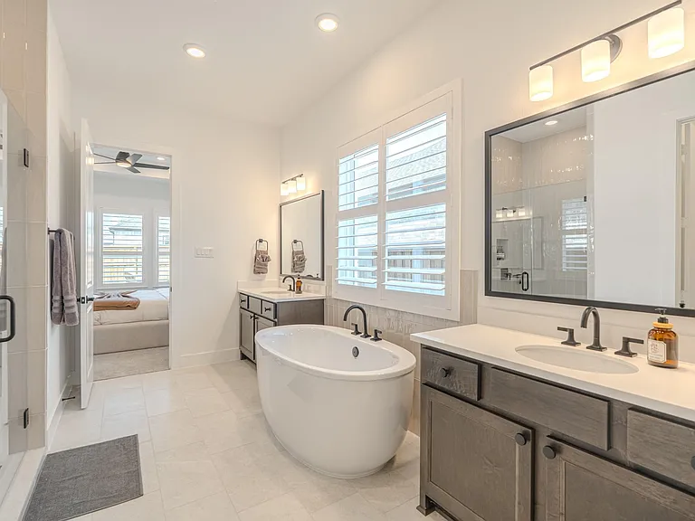 7142 Carriage Light Dr — Photo 29