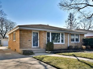 703 S Fairfield Ave, Elmhurst, IL 60126