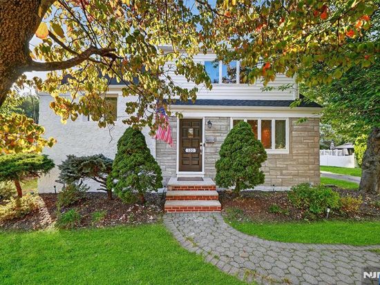 120 Carl Pl, Westwood, NJ 07675