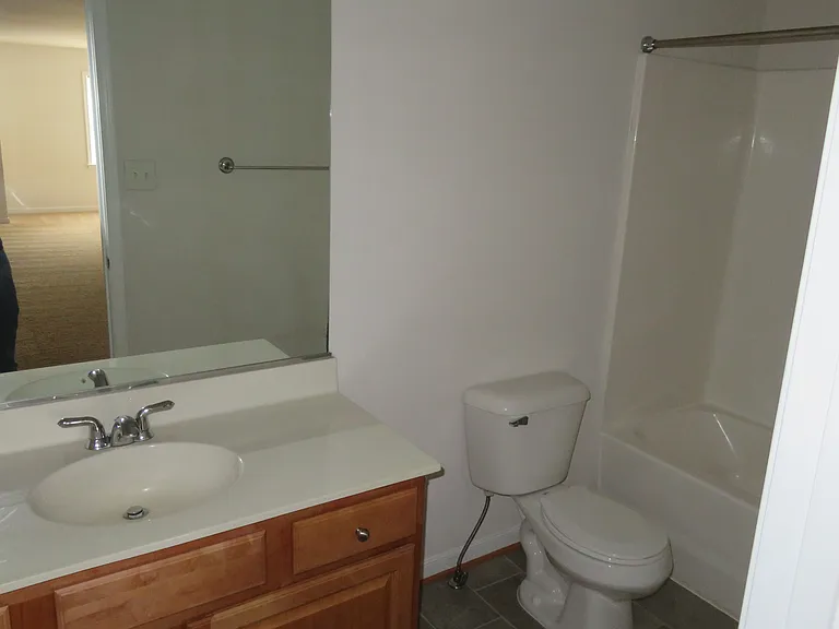 Bedroom #5 Full Bathroom