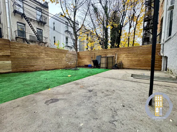 481 Chauncey Street image 28 of 28