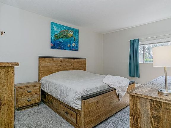 3rd image of 7025 N Holiday Dr #7025