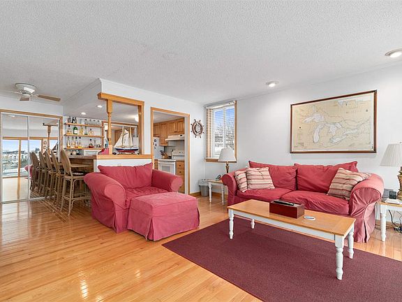 3rd image of 107 Belvedere Ave #30