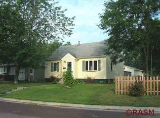 314 N Front St, Saint Peter, MN 56082