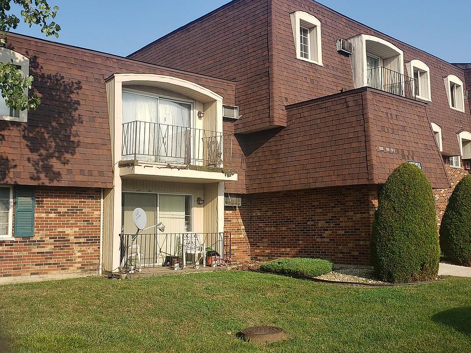 1st image of 17951 Amherst Ct #2-203