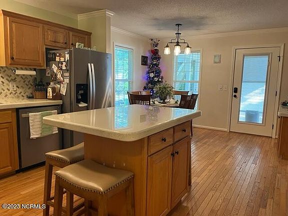 4th image of 204 Winding Woods Way