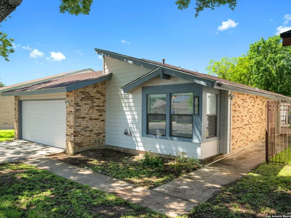 11835 GREENWOOD VILLAGE DR, San Antonio, TX 78249