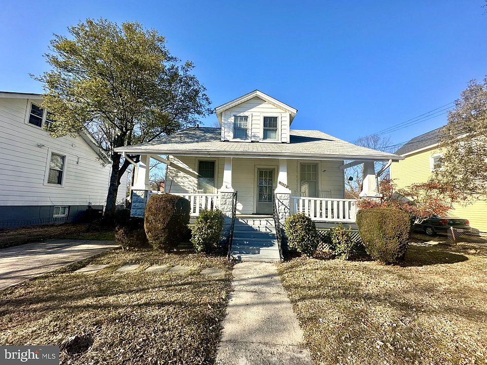 2nd image of 3604 Webster St
