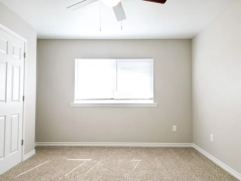 1506 E 21st St — Photo 13