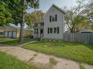 1217 S Rotzler Ave, Freeport, IL 61032