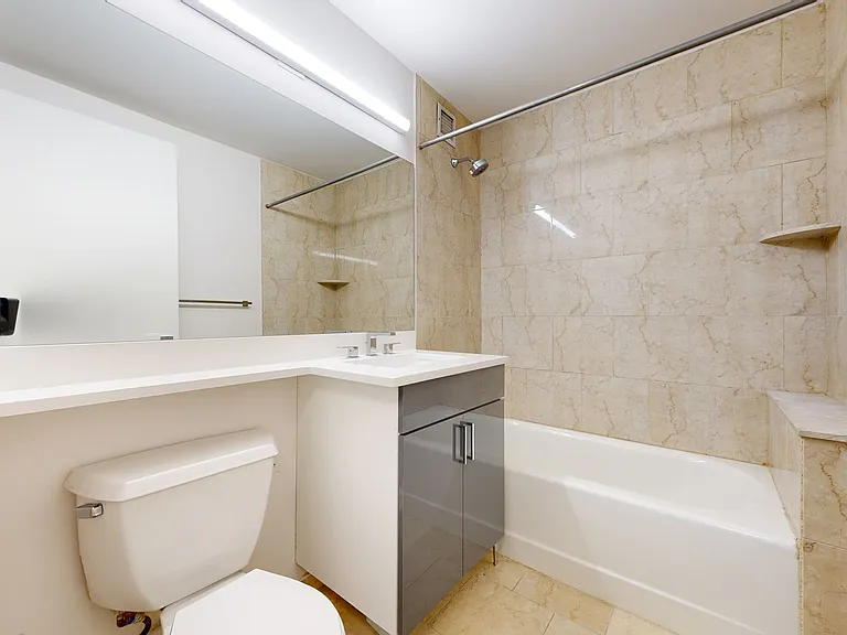 10 Hanover Square — Photo 120