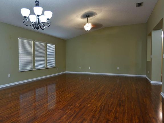 5th image of 981 Collinswood Dr