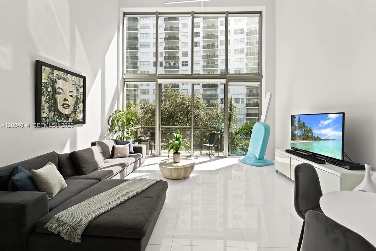 Terra Beachside Condo — Photo 1