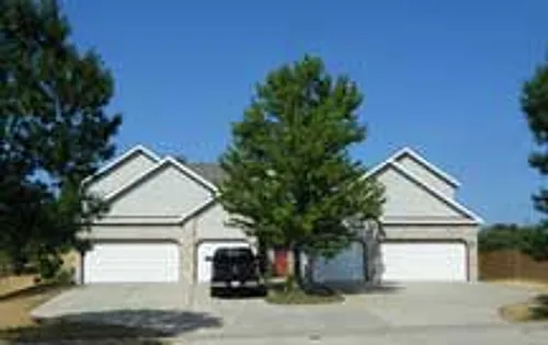 1329 Glacier Hill Dr Photo 1