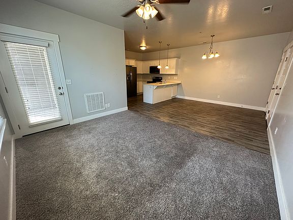 3rd image of 106 W Silver Springs Dr #106