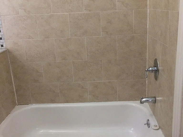 1939 Spring Garden St #1R — Photo 13
