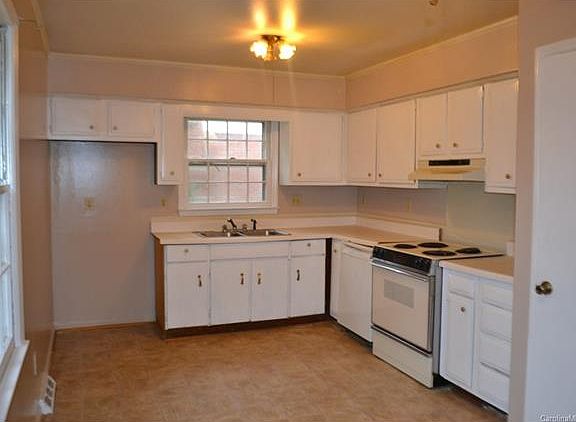3rd image of 6724 Barcliff Dr