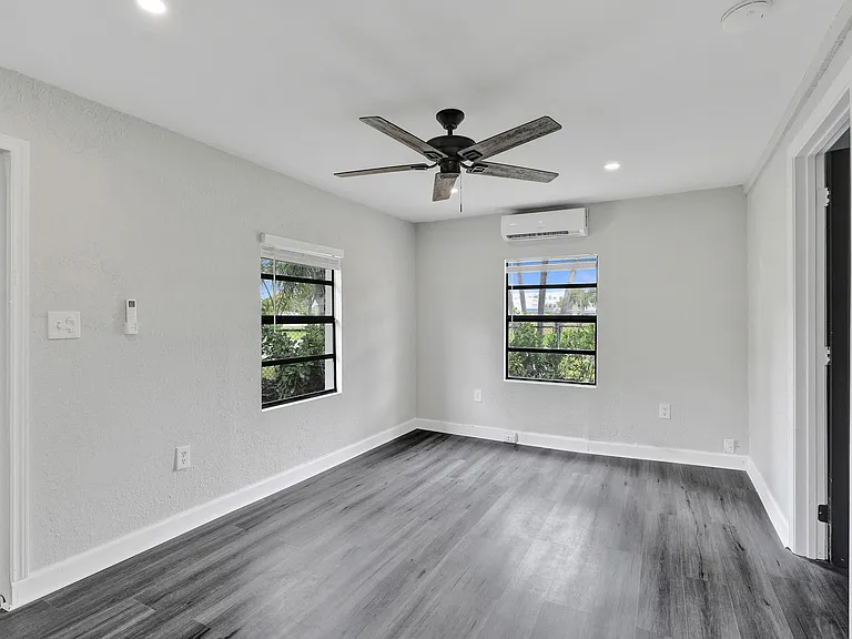 234 NE 14th Ave #1 — Photo 7