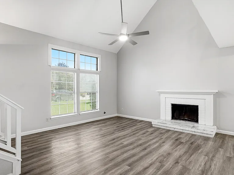 9548 Jennie Lee Ln — Photo 2