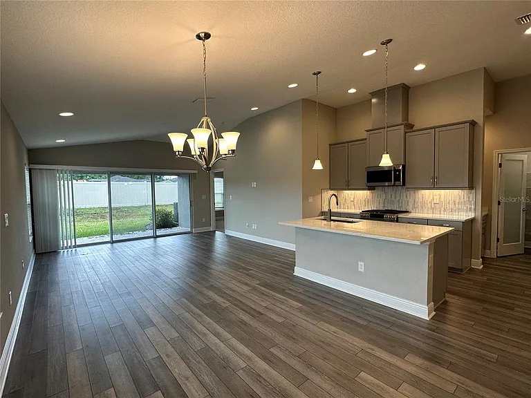 12573 Oak Hill Way — Photo 11