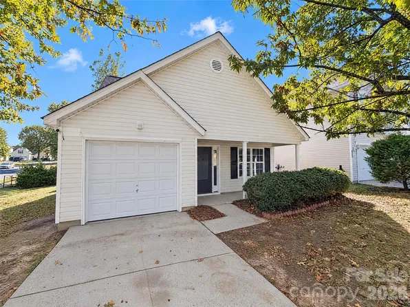 8603 Berrybrook Ln, Charlotte, NC 28269