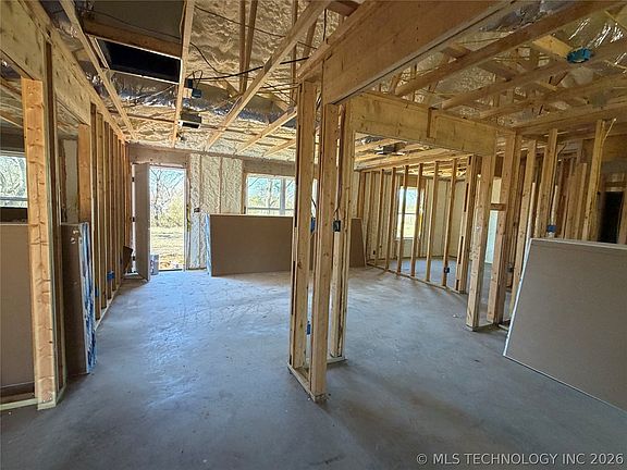 3rd image of 505 Jefferson Davis Blvd