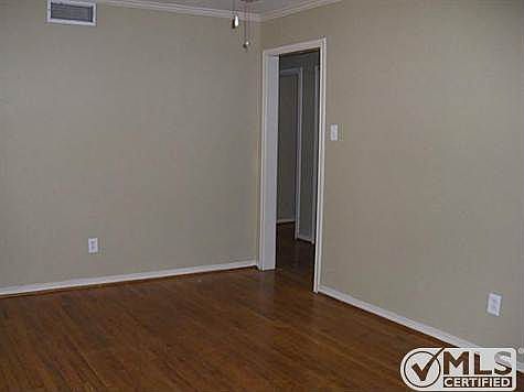 3rd image of 1216 Lewis Dr