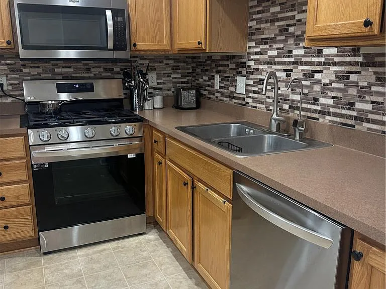 1051 Sparrow Way — Photo 10