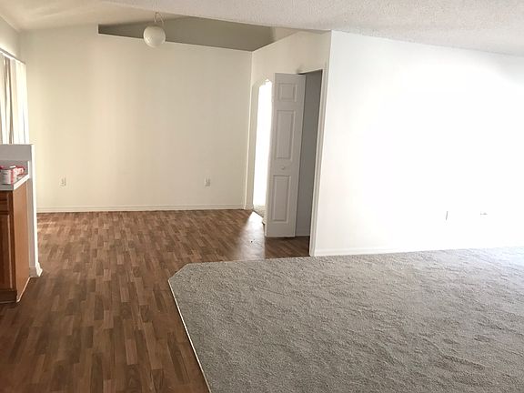 4th image of 419 Danube Dr