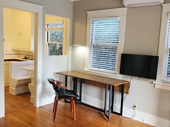 expandable table for desk/dining