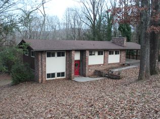 104 E Melbourne Rd, Oak Ridge, TN 37830