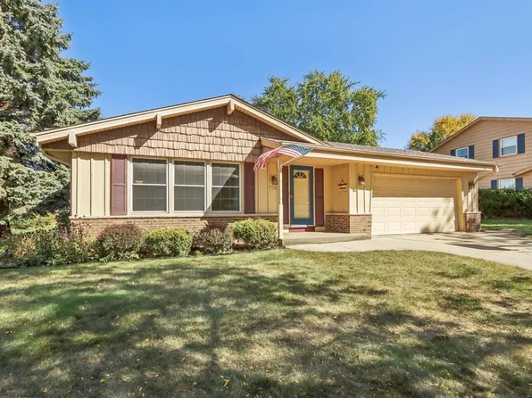 7112 Hollow LANE, Greendale, WI 53129