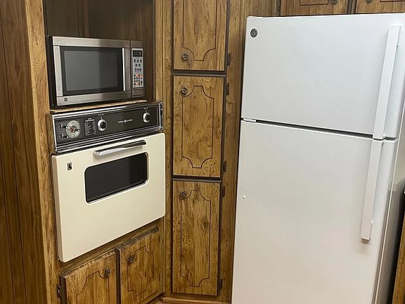 3rd image of 1859 E 425 N