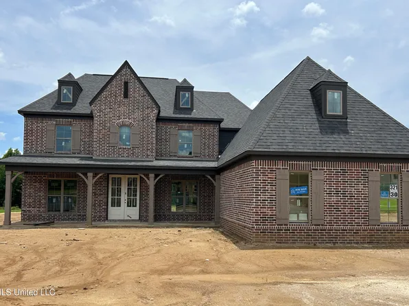 321 Cedar Crest Cv, Byhalia, MS 38611