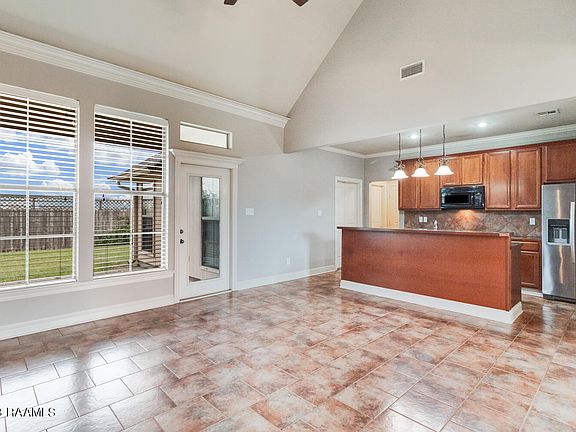 4th image of 729 Copper Meadow Blvd