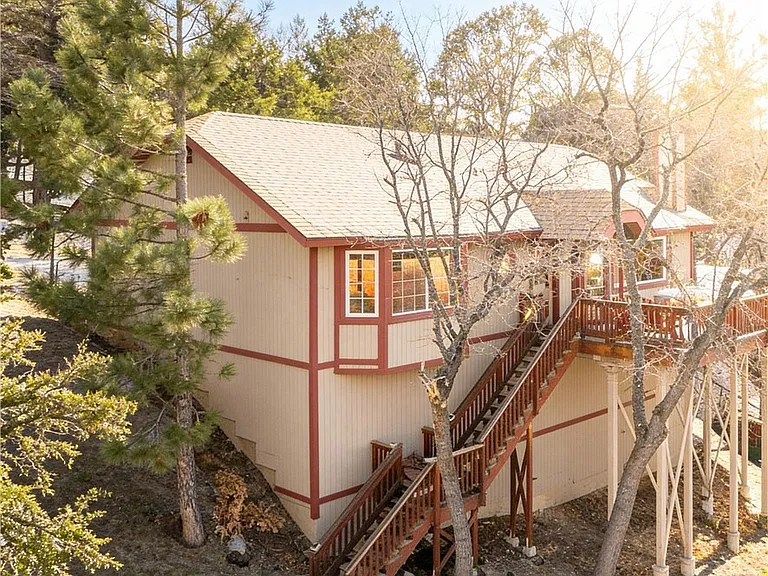 479 Villa Grove Ave — Photo 2