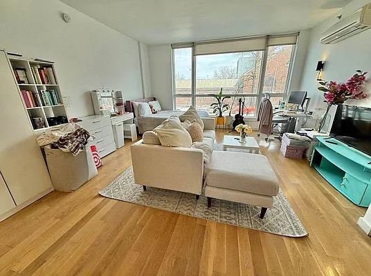 Rented by ERNY LLC | media 33