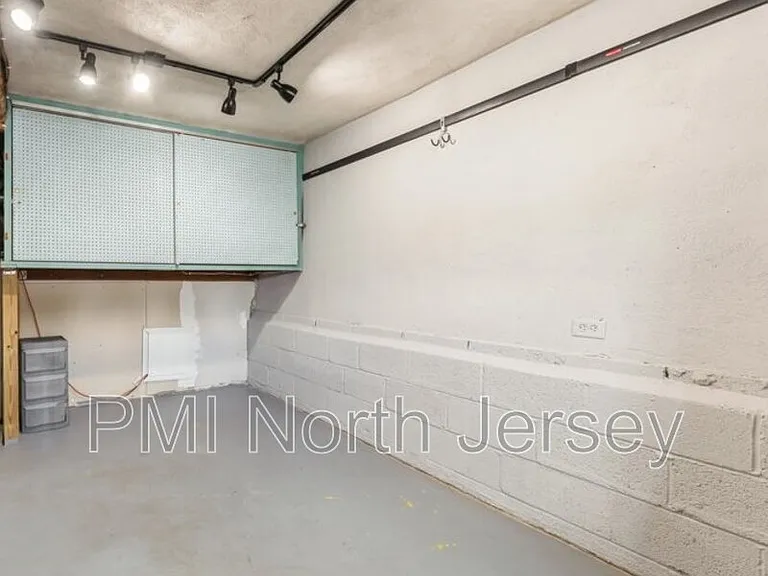 150 Pleasant Ave — Photo 36