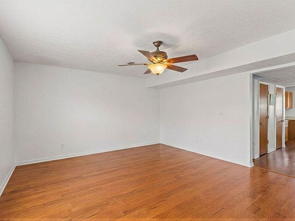 4th image of 1815 Pointed Leaf Ln