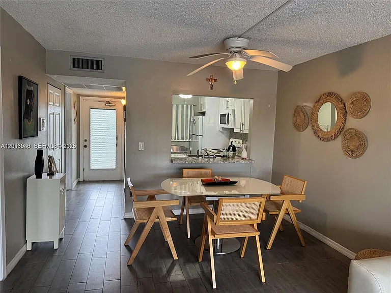 9450 Poinciana Pl #405 — Photo 4