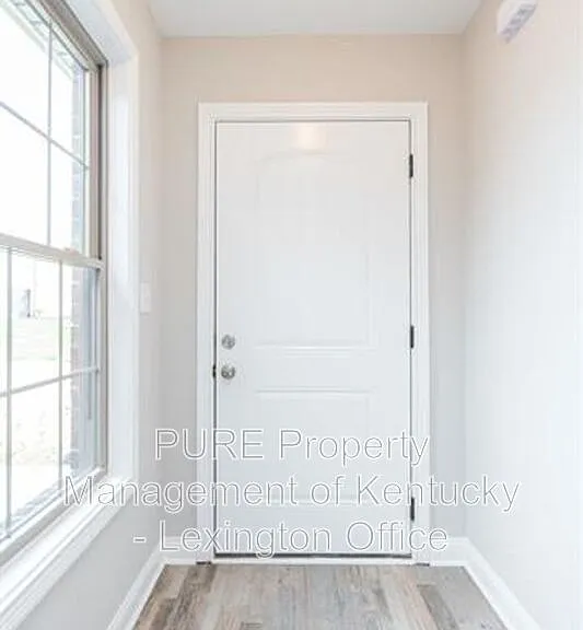 727 Leeward Ct — Photo 3