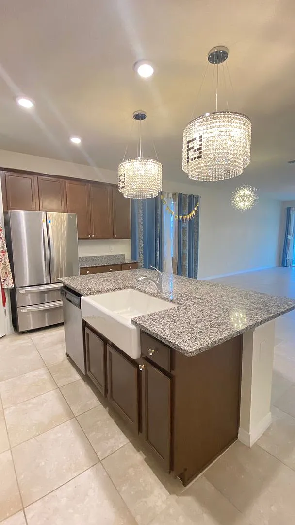 Stunning Home — Photo 3