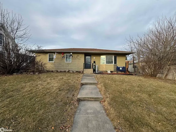 203 E Dallas St, Montezuma, IA 50171