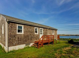 2 Benjamin Rd, Narragansett, RI 02882