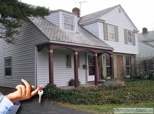 3709 Stoer Rd, Shaker Heights, OH 44122