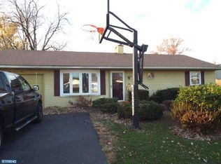 103 S Queen Anne Dr, Fairless Hills, PA 19030