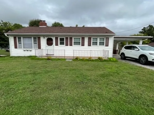 156 Welch Rd, Mount Airy, NC 27030