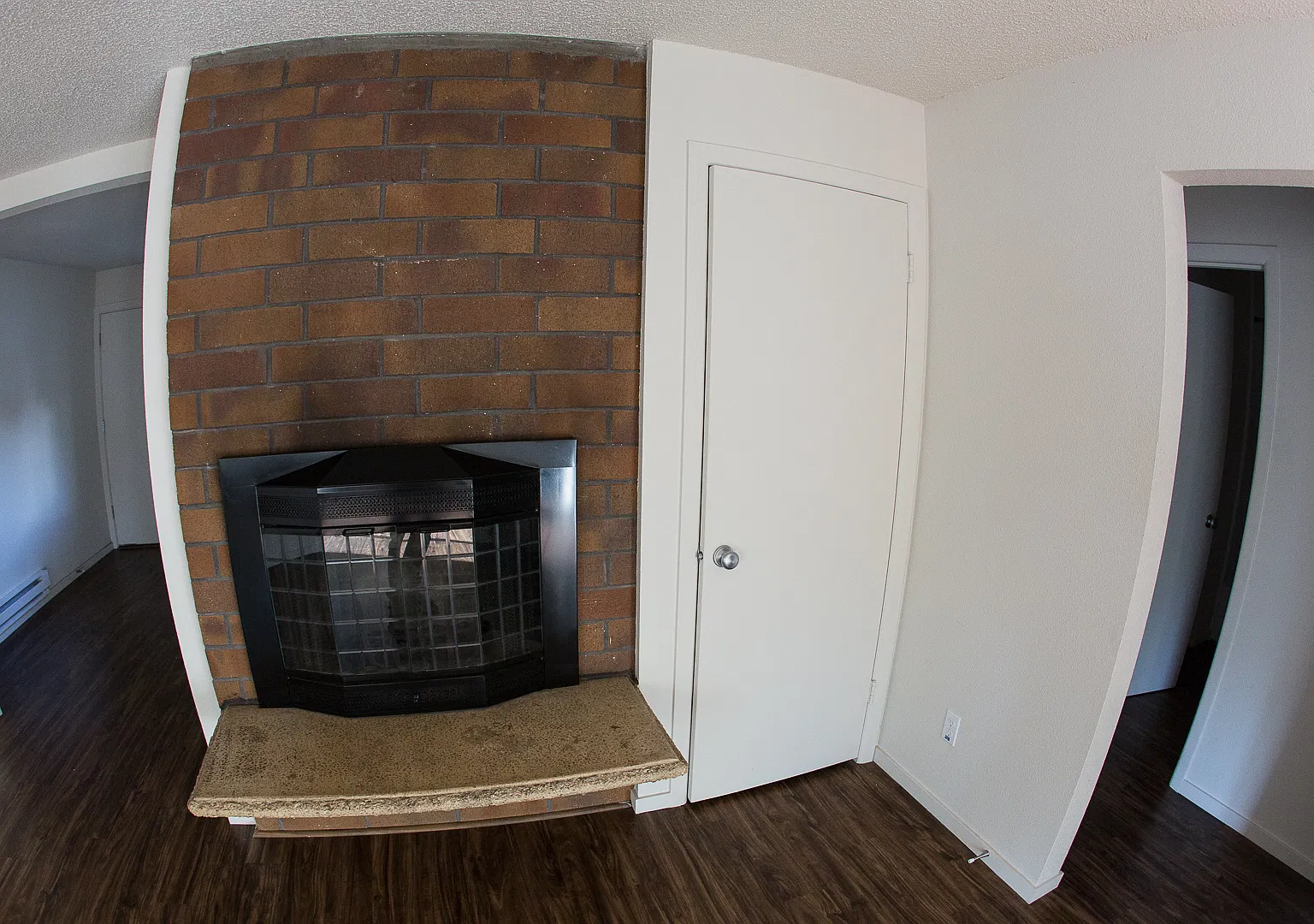 2 bed, 900 sqft, $2,050 — Photo 3