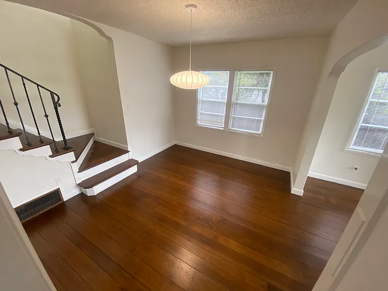 204 Haight Ave — Photo 14