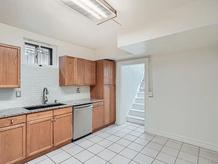 954 N Pearl St #B — Photo 9